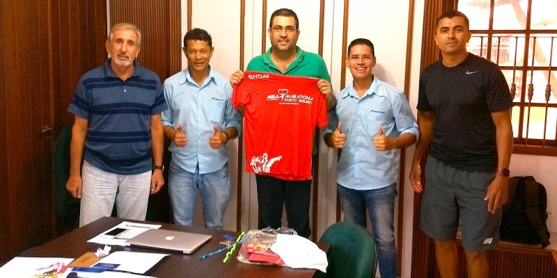 O prefeito Humberto Nascimento recebe diretores da Vida Sport.