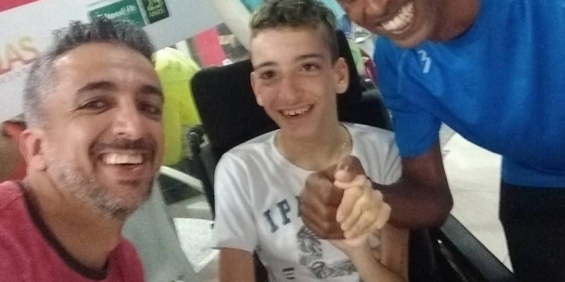 Giovani dos Santos e corredor especial Biel são destaques da Meia Maratona do Descobrimento Giovani dos Santos e corredor especial Biel são destaques da Meia Maratona do Descobrimento