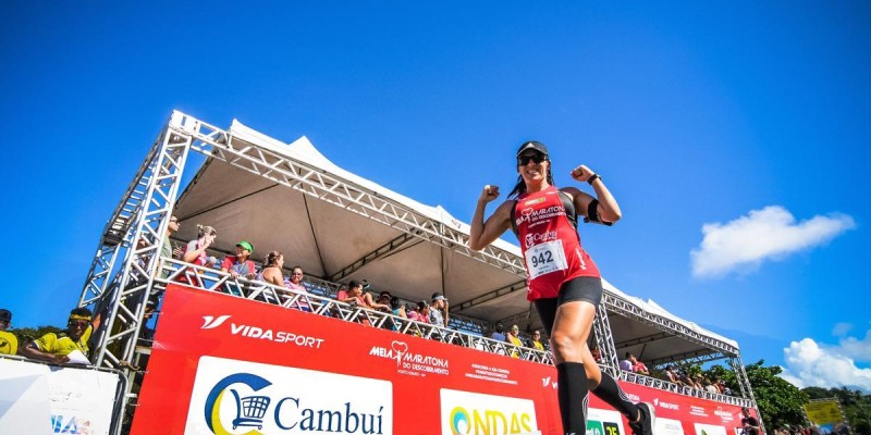 Cambuí Supermercados renova patrocínio com a Meia Maratona do Descobrimento  Cambuí Supermercados renova patrocínio com a Meia Maratona do Descobrimento