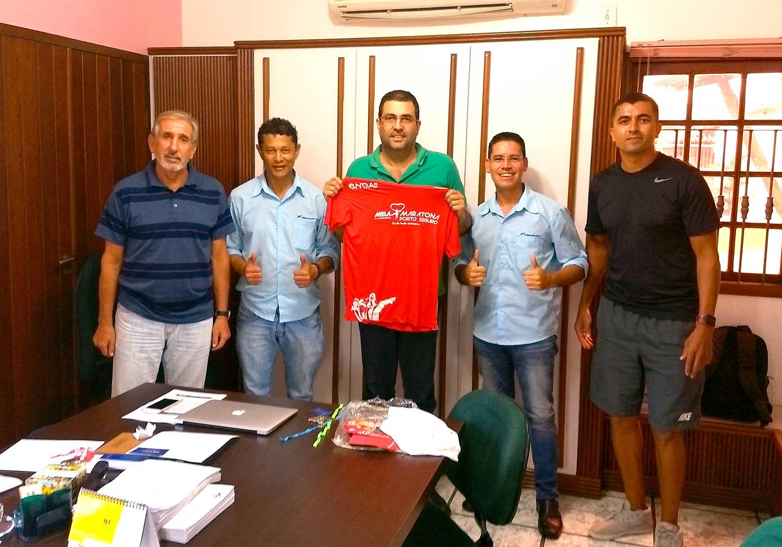 O prefeito Humberto Nascimento recebe diretores da Vida Sport.