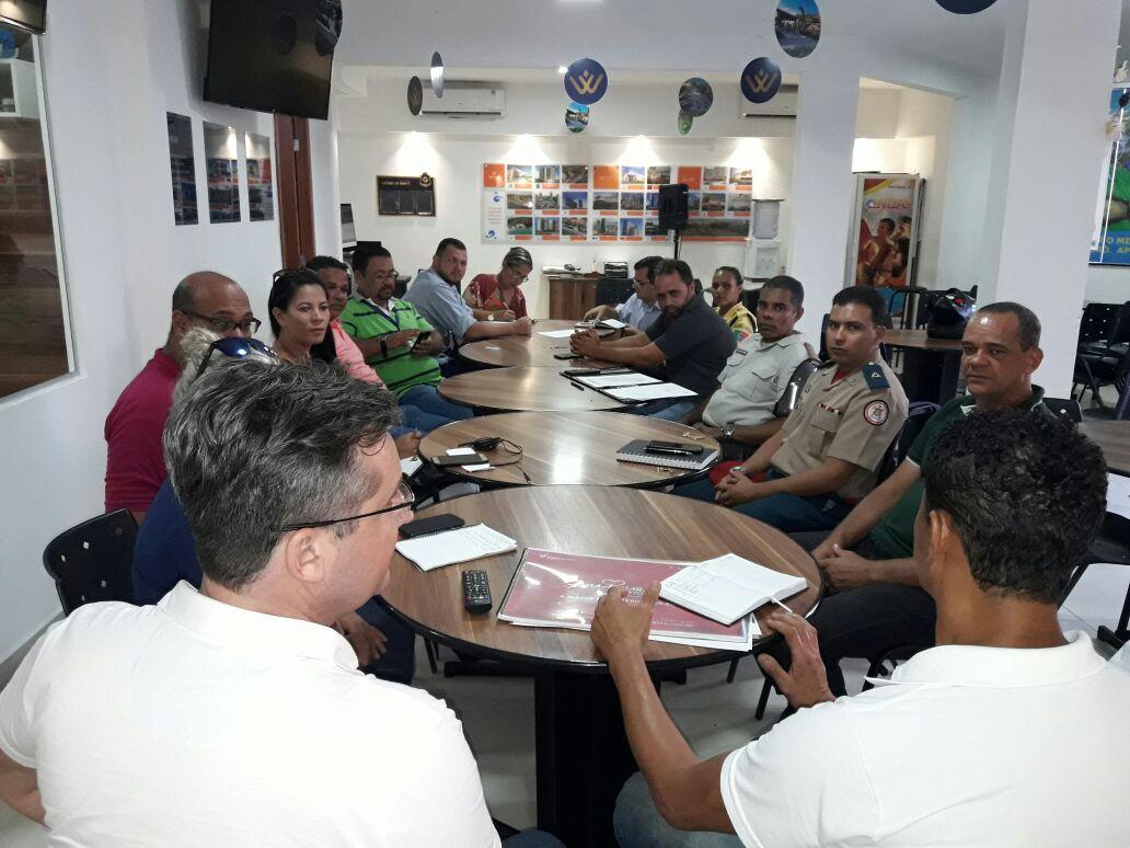 Organizadores e autoridades fazem ajustes finais para o evento.