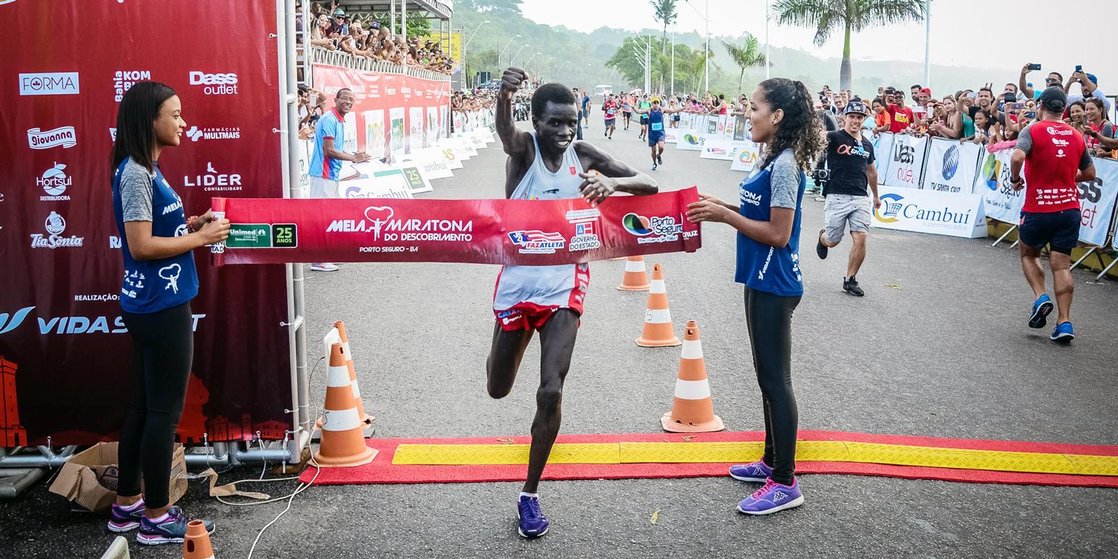 Cambuí Supermercados renova patrocínio com a Meia Maratona do Descobrimento 