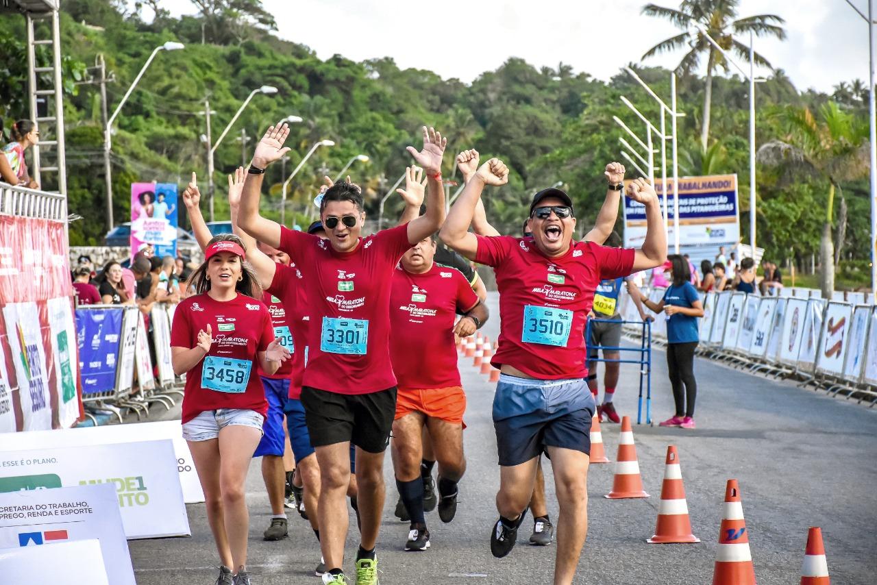 Cambuí Supermercados renova patrocínio com a Meia Maratona do Descobrimento e lança promoção imperdível.  